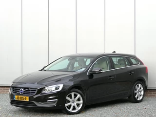 Volvo V60 T2 AUT Momentum Trekhaak / Xenon / Navi / Cruise control