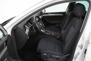 Volkswagen Passat Volkswagen Passat 1.4 TSI PHEV GTE | Head-Up | Stoelverwarming |  Camera | Adaptive cruise | Massage | Side Assist | Carplay | Matrix LED | Achterbankverwarming | Navigatie - afbeelding nr 4