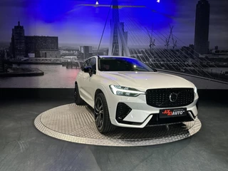 Volvo XC60 Volvo XC60 2.0 T6 Plug-in hybrid AWD Plus Dark *Pano*HKSound*Leder*Memory* - afbeelding nr 4