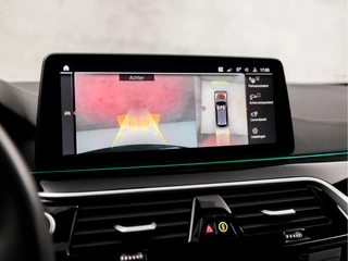 BMW 5 Serie 245Pk Automaat (PANORAMADAK, APPLE CARPLAY, LUCHTVERING, GROOT NAVI, 360 CAMERA, MEMORY SEATS, LEDER, SFEERVERLICHTING, ADAPTIVE CRUISE, HEAD-UP DISPLAY, TREKHAAK, NIEUWSTAAT) - afbeelding nr 27