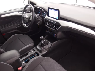Ford Focus Ford Focus Wagon 1.0 EcoBoost Trend Edition Business AIRCO / NAVI / PDC / BLUETOOTH / CRUISE / CARPLAY / NL-AUTO - afbeelding nr 41