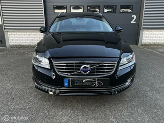 Volvo V70 Volvo V70 2.0 T4 Inscription Edition - afbeelding nr 2