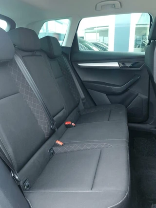 Škoda Karoq Skoda Karoq 1.0 TSI Ambition | Apple Carplay/Android Auto | Airco | Wifi | Navigatie | PDC | Cruise Control | Hill-Hold | - afbeelding nr 8