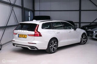 Volvo V60 Volvo V60 2.0 T8 Recharge AWD R-Design | NL auto | DAB+ | CarPlay | Adaptive | Blis | Rijklaar | - afbeelding nr 9