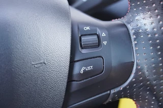 Peugeot 208 Peugeot 208 1.2 PureTech GT-line / 1e eig. / Pano / Trekhaak / Navi / Clima / Carplay / DAB+ - afbeelding nr 19