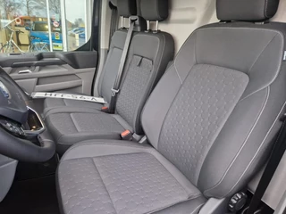 Ford Transit Custom Ford Transit Custom 300 2.0 TDCI L2H1 Limited 136pk | Achterklep Uniek! | Stoelverwarming | Trekhaak | Laadvloer en zijwand betimmering - afbeelding nr 17