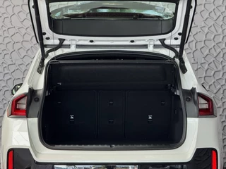BMW X1 BMW X1 XDRIVE 25E M-SPORT LED ELEK.KLEP NAVI STOELVERW M-SHADOW LINE CARPLAY/ANDROID ZWARTE.HEMEL 10/2024 PHEV PLUG IN HYBRID AWD 4X4 4WD - afbeelding nr 60