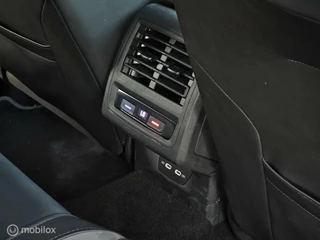 Volkswagen Golf Volkswagen Golf 2.0 TSI R 4Motion Performance Akrapovic/Panorama/Keyless - afbeelding nr 23