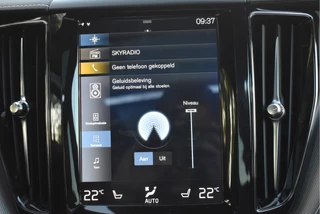 Volvo XC60 Open dak | Carplay | Camera | Keyless | Stoel- & stuurverwarming | Harman / Kardon - afbeelding nr 57