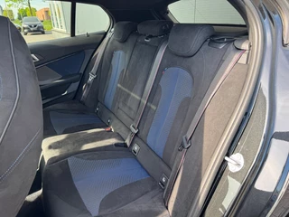 BMW 1 Serie BMW 1-serie M135i xDrive High Executive Pano/cam/Full! - afbeelding nr 10