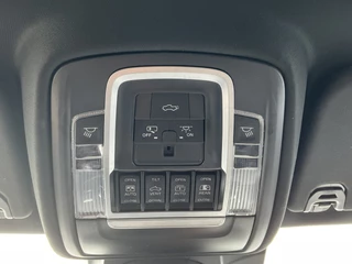 Dodge Ram 1500 Dodge Ram 1500 5.7 V8 4x4 Crew Cab Laramie Pano Full Navi SideSteps Trekhaak Luchtvering - afbeelding nr 38