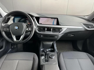 BMW 1 Serie BMW 1-serie 118i Sport Line AUTOMAAT CARPLAY*VIRTUAL DASH*LED - afbeelding nr 2