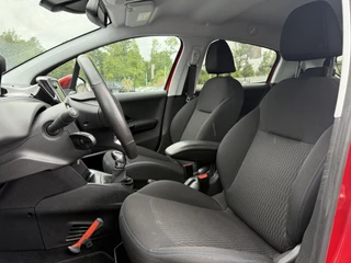 Peugeot 208 Peugeot 208 1.2 PureTech Signature Navi,Airco,Cruise,PDC,Trekhaak,Carplay,Elek ramen,N.A.P,Nieuwe APK bij Aflevering - afbeelding nr 6