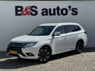 Mitsubishi Outlander Mitsubishi Outlander 2.0 PHEV Executive Edition Camera Navigatie systeem Cruise Led verlichting - afbeelding nr 1