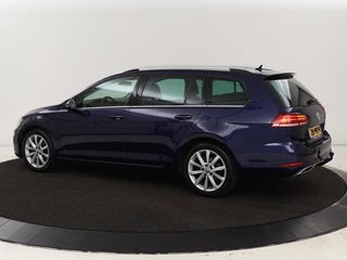 Volkswagen Golf Volkswagen Golf 1.0 TSI Highline | Stoelverwarming | Trekhaak |  Massage | Carplay | Adaptive cruise | Active Info Display | Navigatie | Parkeerhulp | Climate control - afbeelding nr 2