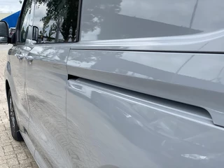 Ford Transit Custom Ford Transit Custom 320 2.5 PHEV L2H1 Limited DC 233pk | Dubbele Cabine | Dubbele zijschuifdeur | 12-weg verstel- en verwarmbare AGR Stoelen | Inklapbare trekhaak | 17 inch lichtmetalen velgen | Driver Assistance Pack Premium  | Verwarmbaar stuurwiel | Bekleding zijwand en achterdeuren (volledig)  | PRIJS EX. BTW INCL. BPM - afbeelding nr 15