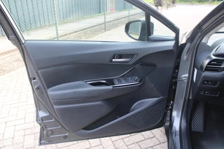 Toyota C-HR Toyota C-HR 1.8 Hybrid Dynamic 1e Eigenaar NL Auto | Parkeersensoren | Full Led. - afbeelding nr 42