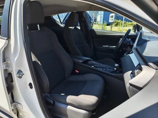 Toyota C-HR Toyota C-HR 1.8 Hybrid Active | Trekhaak | Org. NL! | Andoroid Auto, Apple C - afbeelding nr 28