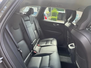 Volvo XC60 Volvo XC60 2.0 T5 MOMENTUM 250PK AUTOMAAT / TREKHAAK / CARPLAY - afbeelding nr 15