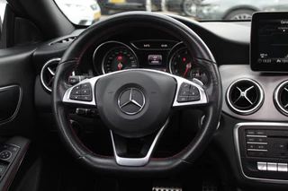 Mercedes-Benz CLA Mercedes-Benz CLA Shooting Brake 180 / Panoramadak / Camera / Half leder / Navigatie / 18'' / LED Koplampen / Stoelverwarming / Cruise Control - afbeelding nr 17