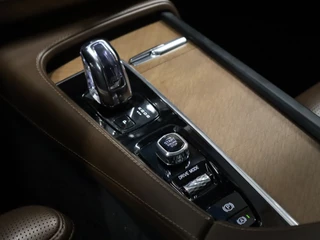 Volvo XC90 7P [SCHUIFKANTELDAK, BOWERS&WILKINS, APPLE CARPLAY, ANDROID, STOELVERKOELING, CAMERA, ELEKTRISCHE ACHTERKLEP, NIEUWSTAAT] - afbeelding nr 23
