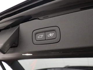Volvo V60 Volvo V60 T8 PLUG-IN HYBRID AWD R-DESIGN SCHUIFDAK HEAD-UP DISPLAY HARMAN - afbeelding nr 47