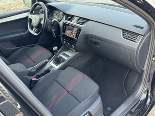 Škoda Octavia Skoda Octavia Combi 1.0TSi Greentech 85kW Sport Business |Trekhaak|Navigatie - afbeelding nr 14