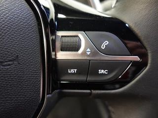 Peugeot 2008 Peugeot 2008 1.2 PureTech 130pk Automaat Allure | Navigatie | Apple Carplay/Android | Auto 360 camera | Parkeersensoren | Blind Spot Assist | Adaptive Cruise Control | Stoelverwarming | Getinte ramen | Climate Control - afbeelding nr 16