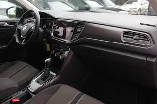 Volkswagen T-Roc Volkswagen T-Roc 1.5 TSI Sport / Trekhaak / Virtual Cockpit / Navigatie / Parkeerhulp V+A / Spiegelpakket / 17'' / Apple CarPlay / ACC - afbeelding nr 13