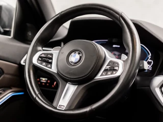 BMW 3 Serie BMW 3 Serie Touring 330e xDrive M Sport 293Pk Automaat (PANORAMADAK, M PAKKET, LASER KOPLAMPEN, MEMORY SEATS, HEAD-UP DISPLAY, HARMAN/KARDON, 360 CAMERA, ADAPTIVE CRUISE, APPLE CARPLAY, NIEUWE APK, NIEUWSTAAT) - afbeelding nr 21