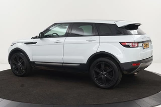 Land Rover Range Rover Evoque Land Rover Range Rover Evoque 2.2 eD4 Pure | Panoramadak | Meridian | Leder | Stoelverwarming | Navigatie | Xenon | PDC | Climate control | Cruise control - afbeelding nr 2