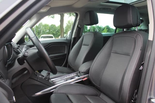Opel Zafira Opel Zafira 1.4 Turbo Edition 7p. / Trekhaak / Panoramadak / Camera / Leder / 19'' / Navigatie / Stuurverwarming / DAB / ACC / Stoelverwarming / LED-lichtpakket - afbeelding nr 4