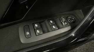 Peugeot 208 Peugeot 208 1.2 PureTech Allure NAVIGATIE LM CARPLAY CRUISE - afbeelding nr 17