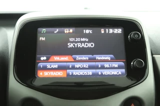 Toyota Aygo Toyota Aygo 1.0 VVT-i x-play Camera Airco Cruise - afbeelding nr 15