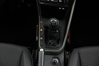 Volkswagen Polo Volkswagen Polo 1.0 TSI Comfortline Business | Navi | PDC | - afbeelding nr 29