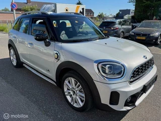MINI Countryman Countryman 2.0  PHEV  Automaat 224 pk All4 Cooper SE  Business Edition Navigatie ,  Camera Achter , Parkeerhulp , Velgen , lederen bekelding met verwarming , Lage km stand 6.045 km ! - afbeelding nr 7