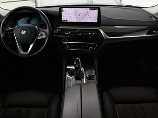 BMW 5 Serie BMW 5-serie 530e xDrive High Executive | Luxury Line |  Panoramadak | Nappaleder | Stoelventilatie | Head-Up | Carplay | Live Cockpit | Adaptive LED | Stoelverwarming | Navigatie | PHEV - afbeelding nr 10