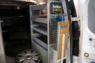 Ford Transit Connect Ford Transit Connect 1.5 TDCI L2 | 3-Zitter | Camera | Navigatie | CarPlay | Cruise control | Trekhaak | Airco | Sortimo | NAP Logisch | Dealer onderhouden | Nieuwe APK - afbeelding nr 23