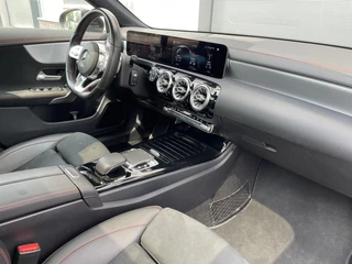 Mercedes-Benz CLA Mercedes CLA-klasse 180 AMG-Line|Pano|CarPlay|Widescreen - afbeelding nr 5