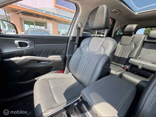 Kia Sorento Kia Sorento 1.6T 267pk PHEV 4WD Automaat ExlusiveLine 7pers.Panorama dak  , Trekhaak afneembaar , 55 km volledig elektrisch rijden , hierna hybride aandrijving  ,  Stoel & Stuur Verwarming, Autonoom parkeren , 3600o camera , Keyless - afbeelding nr 26