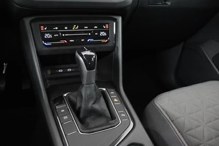Volkswagen Tiguan Volkswagen Tiguan 1.4 TSI eHybrid Life | Stoel & stuurverwarming |  Carplay | Adaptive cruise | Full LED | Navigatie | Parkeerhulp | Active Info Display - afbeelding nr 11