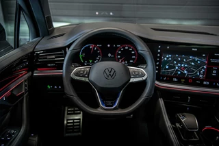 Volkswagen Touareg Volkswagen Touareg R 3.0 TSi eHybrid 4MOTION | Nieuw | Alle opties | Panodak | Dynaudio | Massage | Trekhaak | 22 inch | 5 jaar garantie | - afbeelding nr 8