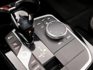 BMW 1 Serie Automaat (PANORAMADAK, M PAKKET, APPLE CARPLAY, GROOT NAVI, STOELVERWARMING, LEDEREN SPORTSTOELEN, CAMERA, GETINT GLAS, M SPORT BESTURING, SFEERVERLICHTING, NIEUWE APK, NIEUWSTAAT) - afbeelding nr 32