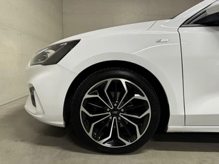 Ford Focus Ford Focus 1.5 EcoBoost ST Line Pano ACC CarPlay Winterpack - afbeelding nr 55