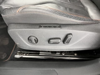 Škoda Enyaq iV Škoda Enyaq iV 80 Luxus [ 3-Fase ] (INCL-BTW) *PANO | LUXURY-LEATHER | HEAD-UP | ADAPTIVE-CRUISE | MEMORY-PACK | FULL-LED | DIGI-COCKPIT | BLIND-SPOT | NAVI-FULLMAP | KEYLESS | CAMERA | HEATED-SPORTSEATS | KEYLESS | 19