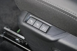 Peugeot 2008 Peugeot 2008 1.2 130PK AUTOMAAT GT PACK | NAVIGATIE | FULL LED KOPLAMPEN | DRAADLOZE APPLE CARPLAY/ANDROID AUTO | ADAPTIVE CRUISE CONTROL | CAMERA VOOR + ACHTER | CLIMATE CONTROL | LICHTMETALEN VELGEN 17