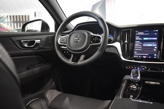 Volvo V60 Volvo V60 T6 350pk AWD Plus Dark | S/K Dak | Harman Kardon | Trekhaak - afbeelding nr 40