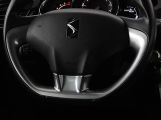 Citroën DS3 Citroen DS3 Cabrio 1.2 PureTech So Chic | Stoelverwarming | Vouwdak |  Vouwdak | Navigatie | Climate control | Parkeerhulp | Cruise control | Bluetooth - afbeelding nr 13