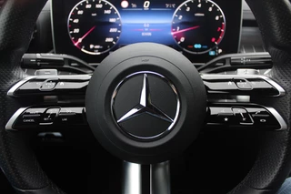 Mercedes-Benz C-Klasse Mercedes-Benz C-Klasse 180 AMG Line / Camera / Leder&Alcantara / 18'' / Navigatie / DAB / Dodehoek / Stoelverwarming / Cruise Control - afbeelding nr 29