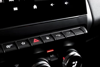 Renault Captur Renault Captur 1.3 TCe 155 PK Edition One - Automaat | Dig. Cockpit | Cruise | PDC | 360 Camera | NAV + App. Connect | ECC | DAB | LM 18